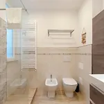 Joivy Spacious 2-bedroom Flat With Balcony Near In Apartment