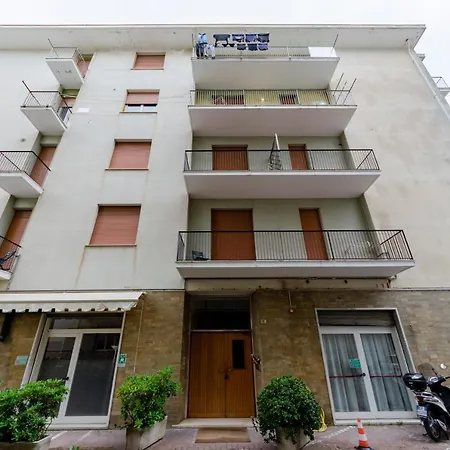 Apartamento Joivy Spacious 2-bedroom Flat With Balcony Near In *