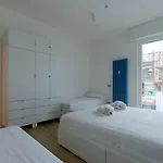 Joivy Spacious 2-bedroom Flat With Balcony Near In سيستري ليفانتي