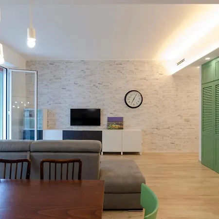 Joivy Spacious 2-bedroom Flat With Balcony Near In Apartment Sestri Levante